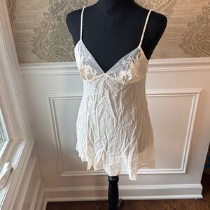 Vintage Y2K Victoria's Secret Cream Lace Pearl Beaded Straps lingerie Size Small